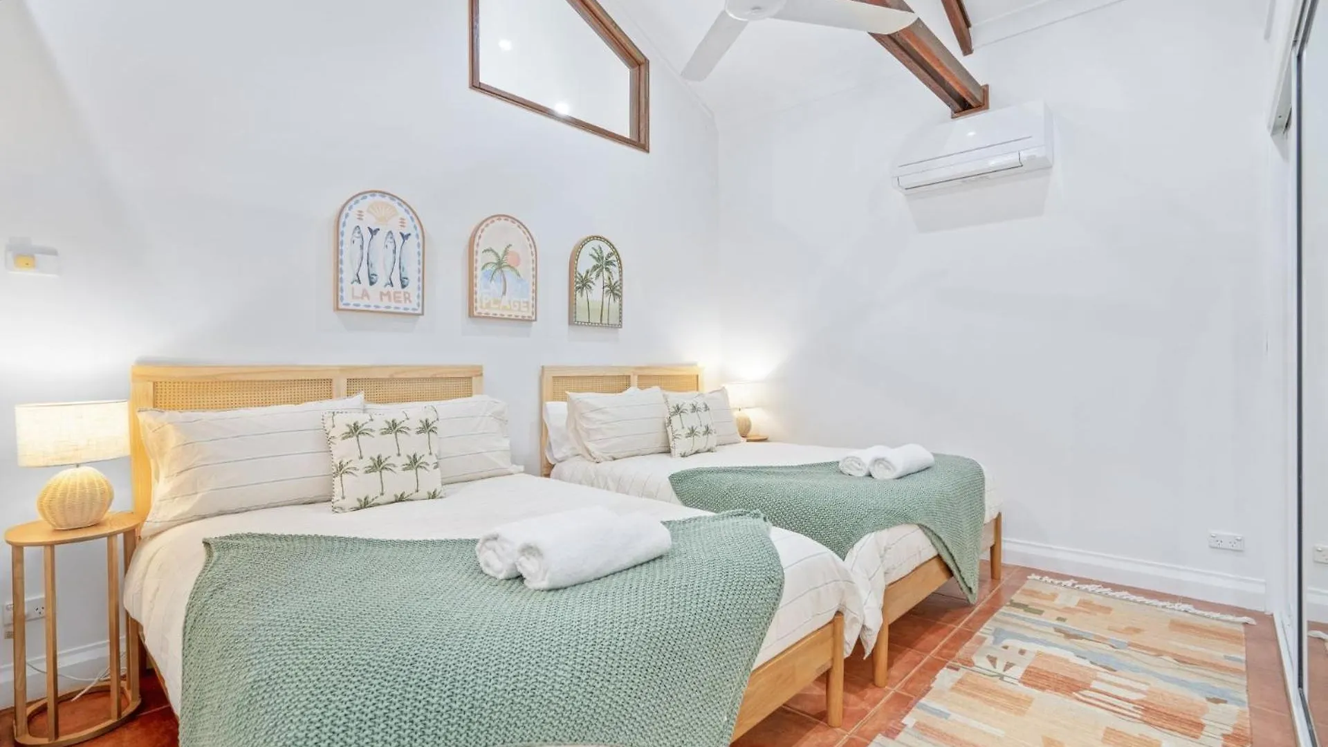 Driftwood Beach House At Rainbow Beach With Pool Aircon Wifi Holiday home