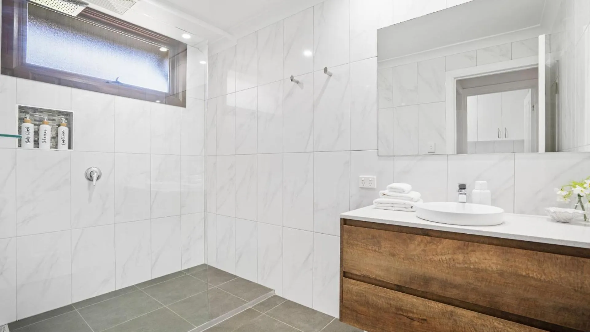 Holiday home Driftwood Beach House At Rainbow Beach With Pool Aircon Wifi