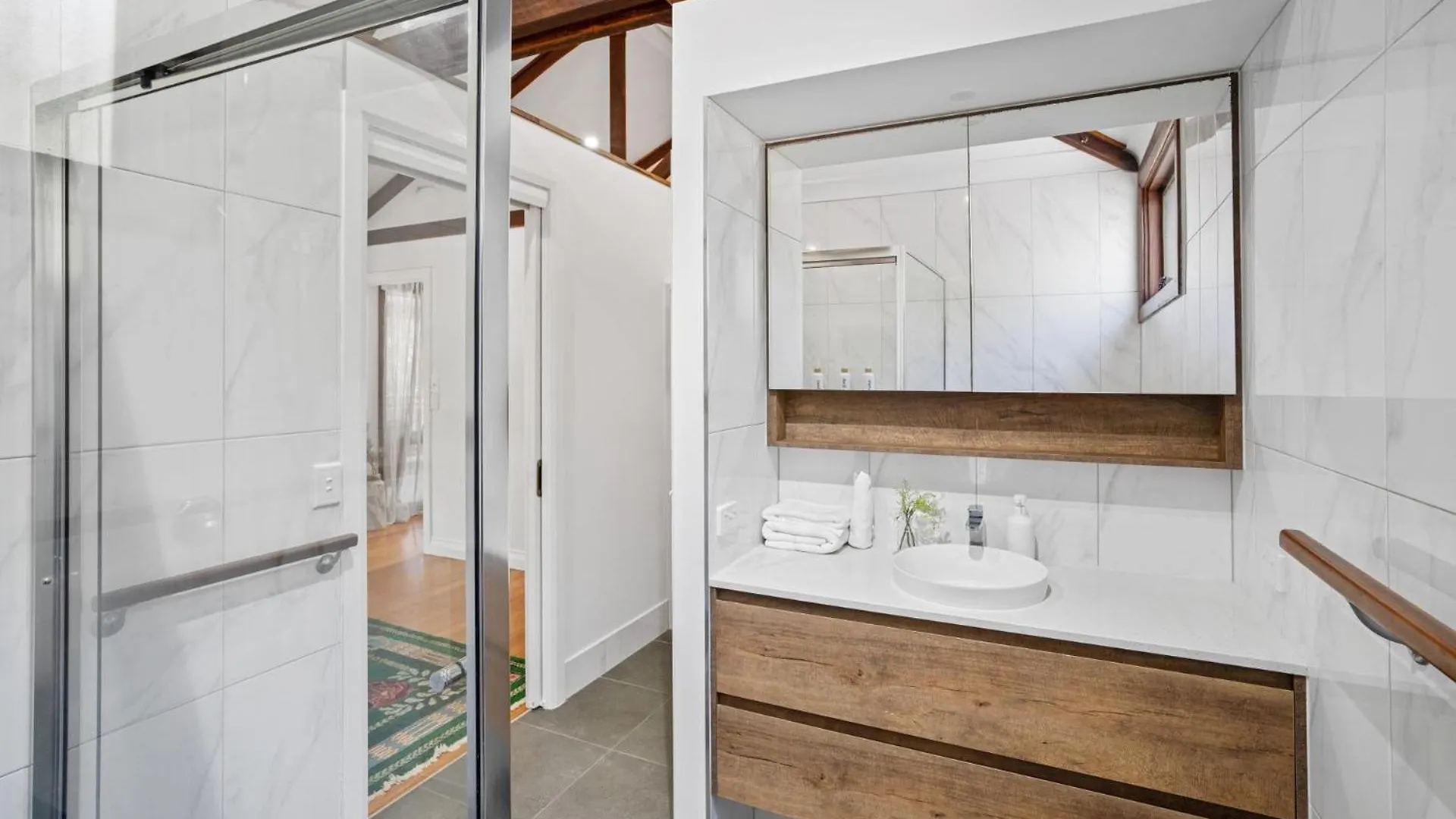 Driftwood Beach House At Rainbow Beach With Pool Aircon Wifi