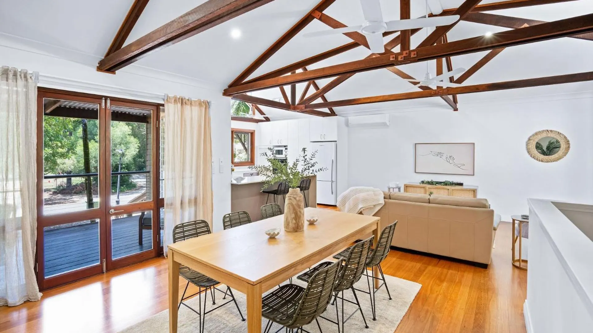 Driftwood Beach House At Rainbow Beach With Pool Aircon Wifi Holiday home