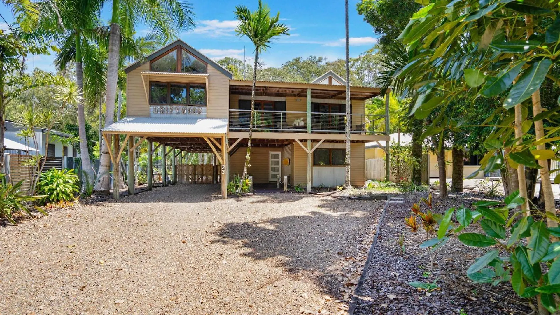 Driftwood Beach House At Rainbow Beach With Pool Aircon Wifi Australia