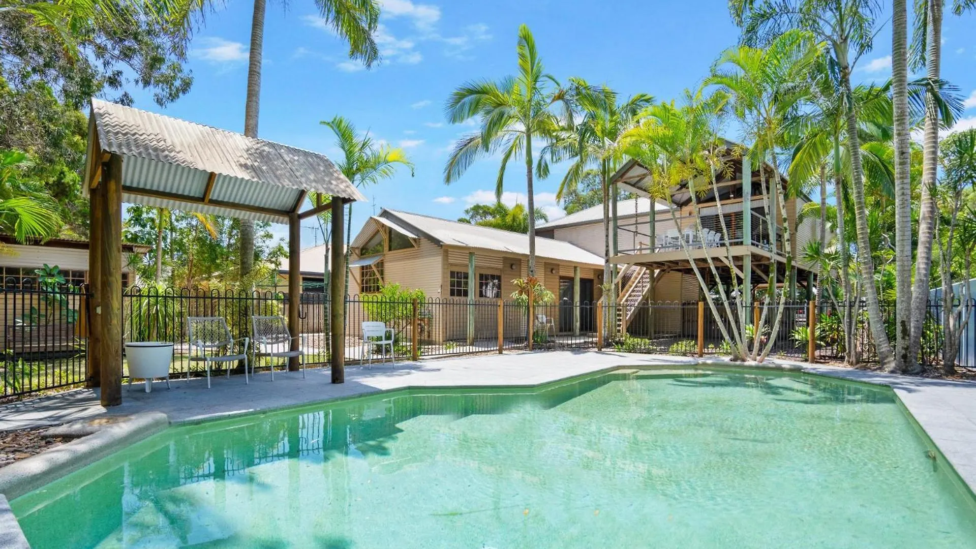 Driftwood Beach House At Rainbow Beach With Pool Aircon Wifi location